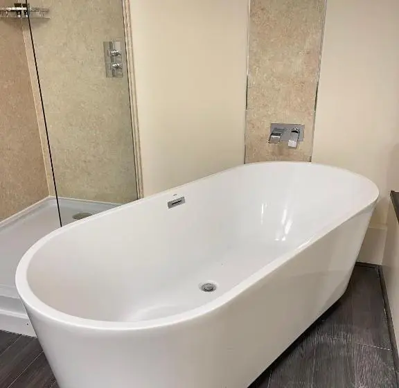 اتاق لوکس چهار تخته, Arrandale Lodge