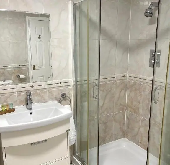 اتاق لوکس با تخت بزرگ, Arrandale Lodge
