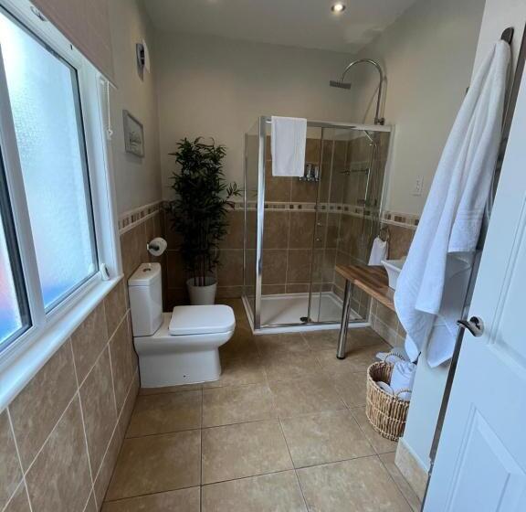 غرفة قياسية سرير كينج, Between The Bays Exclusively For Adults