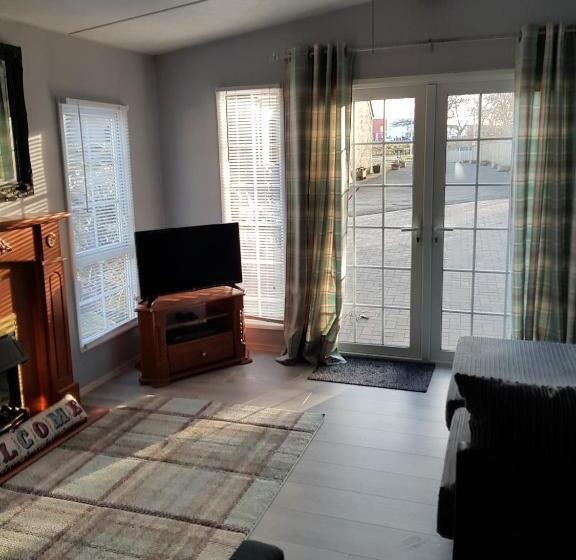 منزل غرفة نوم واحدة, Rooms At Tarrareoch