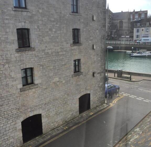 חדר משפחתי חדר אמבטיה משותף, Sailors Return Weymouth