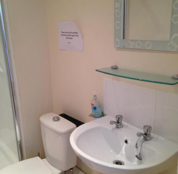 חדר סטנדרט יחיד, Sailors Return Weymouth