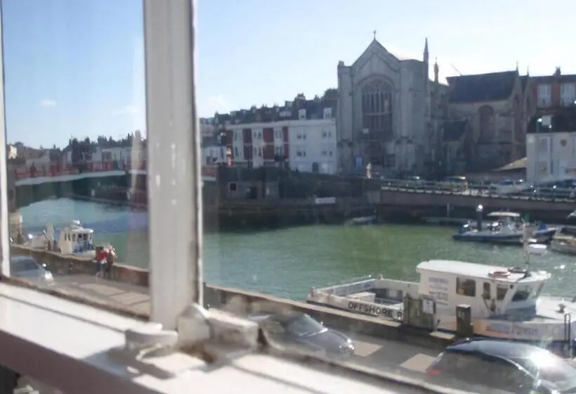 Perhehuone, Sailors Return Weymouth
