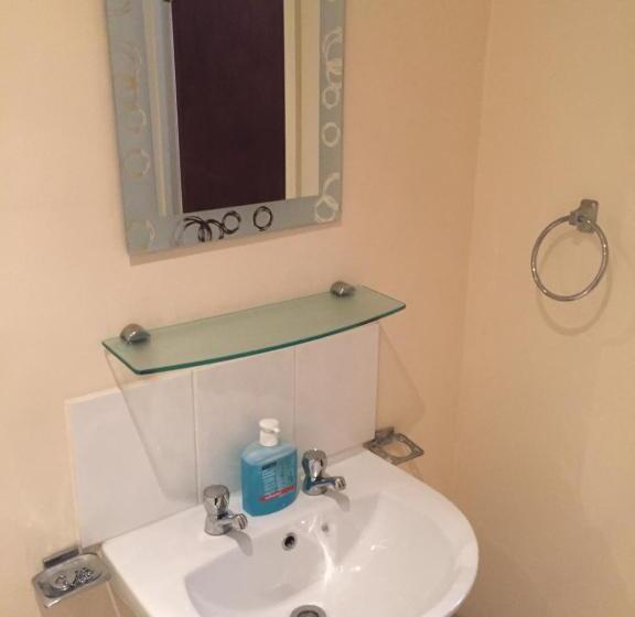 חדר סטנדרט, Sailors Return Weymouth