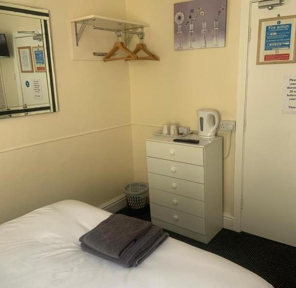 标准间, The Ascot