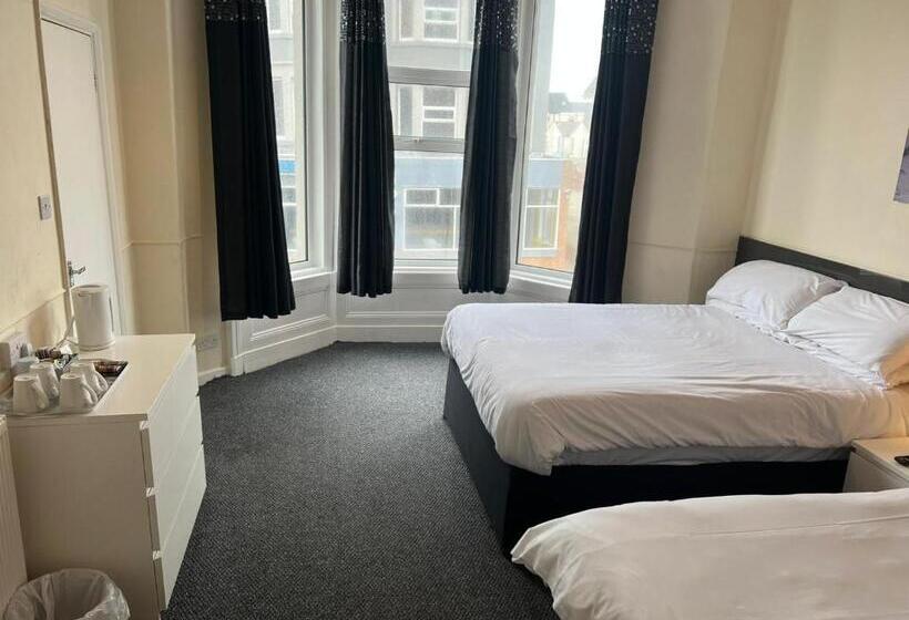 家庭间侧面带海景, The Ascot