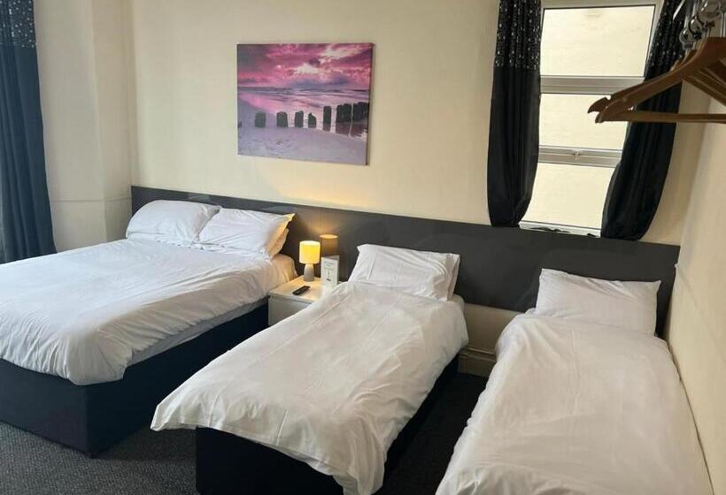 家庭间侧面带海景, The Ascot