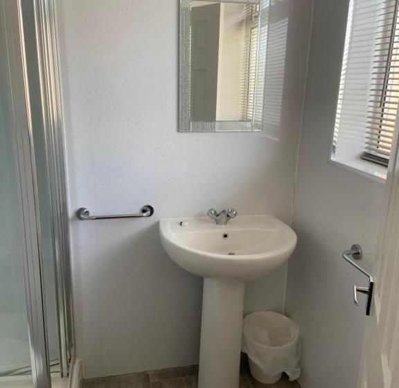 带2个卧室的套房, The Ascot