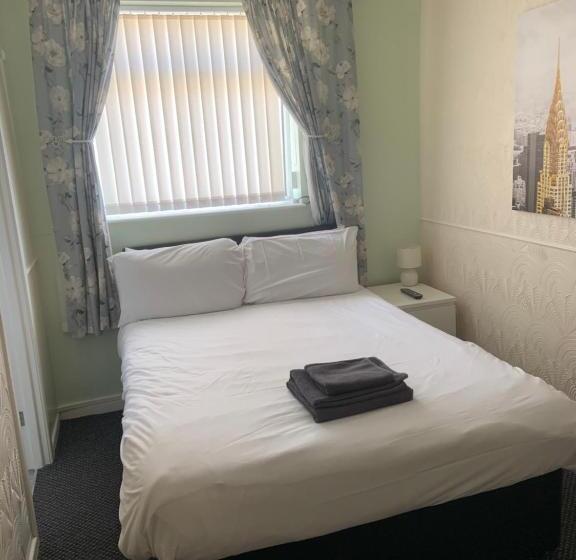 带2个卧室的套房, The Ascot