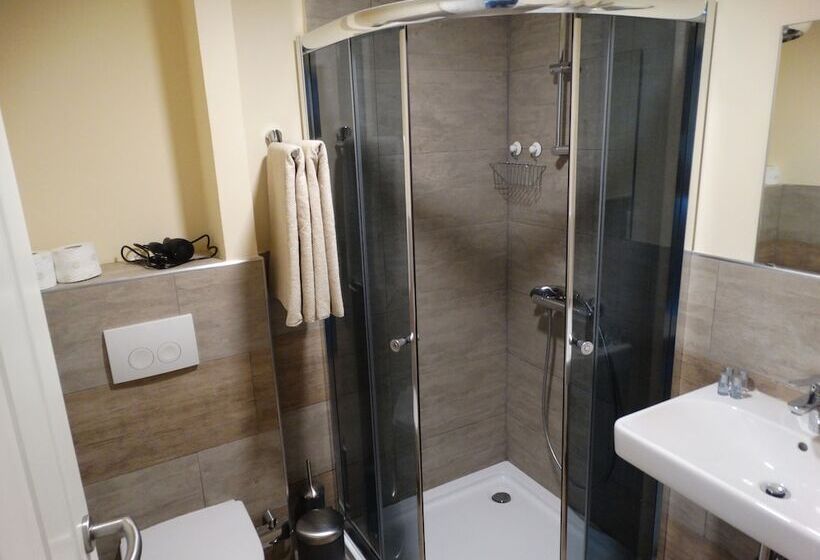 اتاق اکونومی, Pension Bahnstrasse