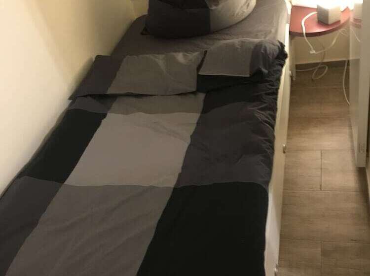 اتاق استاندارد یک نفره, Pension Bahnstrasse