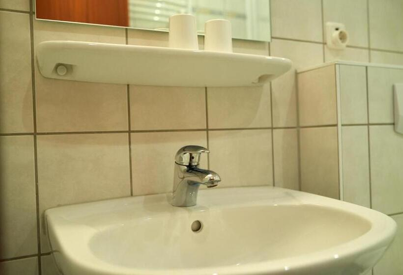 1 Szobás Apartman Erkéllyel, Pension Kueck