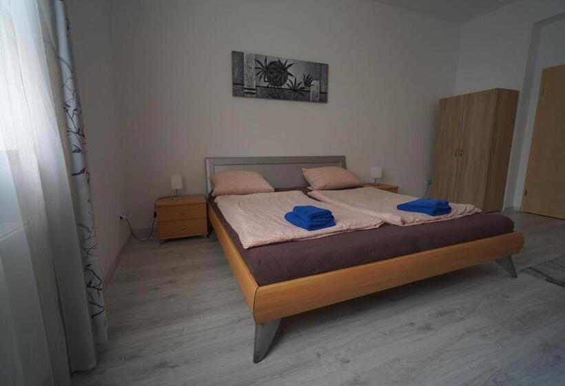 スタンダードスタジオ, Heidelberg Apartments