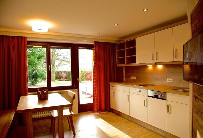 带1个卧室的带阳台的公寓, Gästehaus Weller