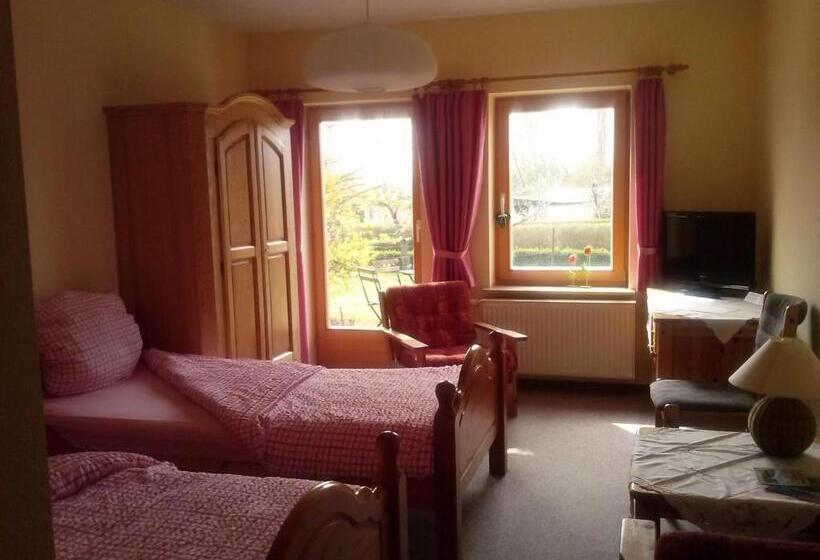 Номер Стандарт, Pension Moritz Und Hofladen Unterm Storchennest  16303 Schwedt,schwedter Allee1