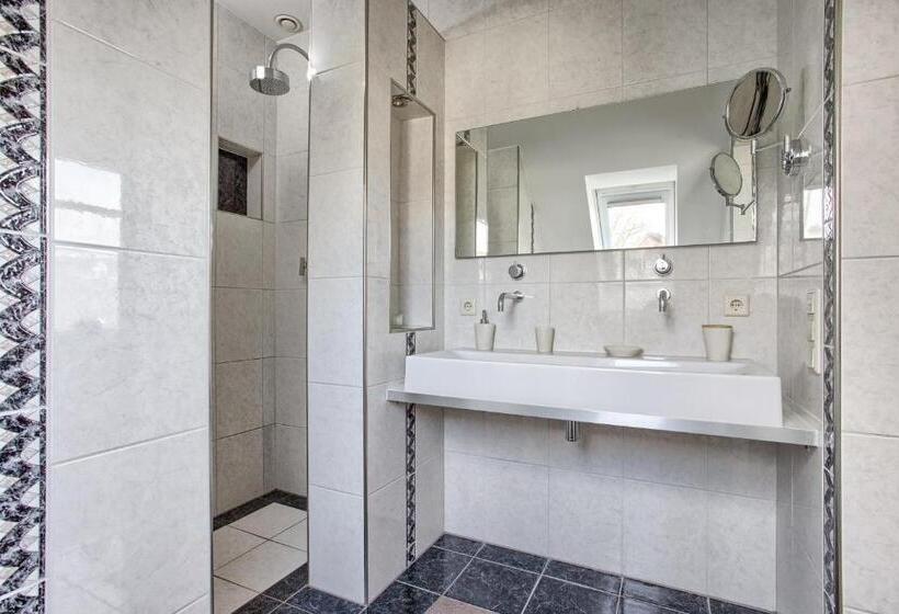 舒适套房, Villa Eltins