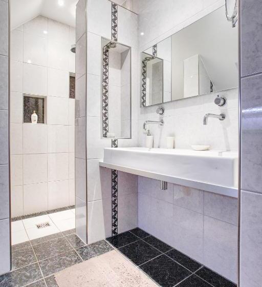 舒适套房, Villa Eltins