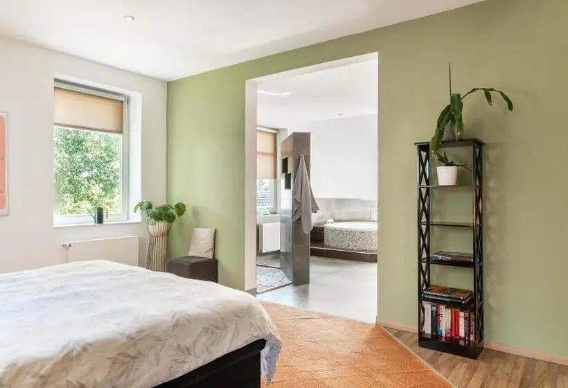 デラックススイート, Villa Eltins