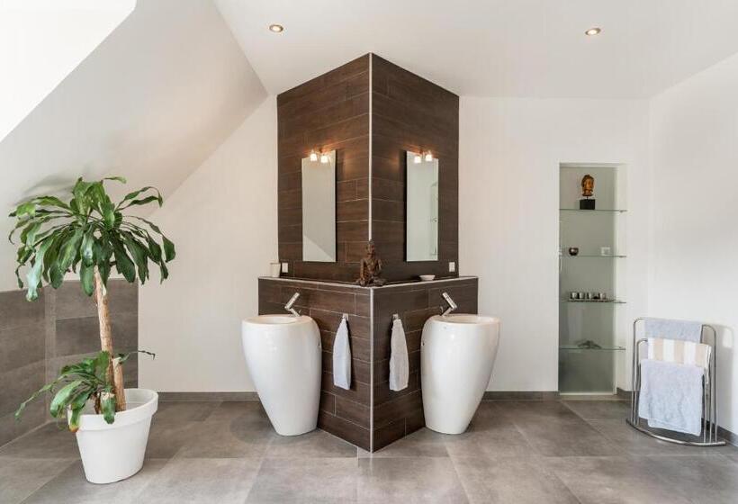 豪华套房, Villa Eltins