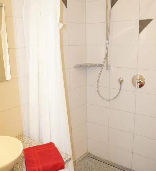 Standard-huone, Gästehaus Adler