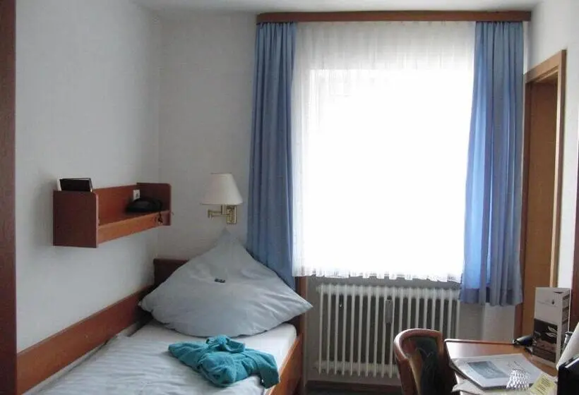Standard Yhden Hengen Huone, Haus Hildegard
