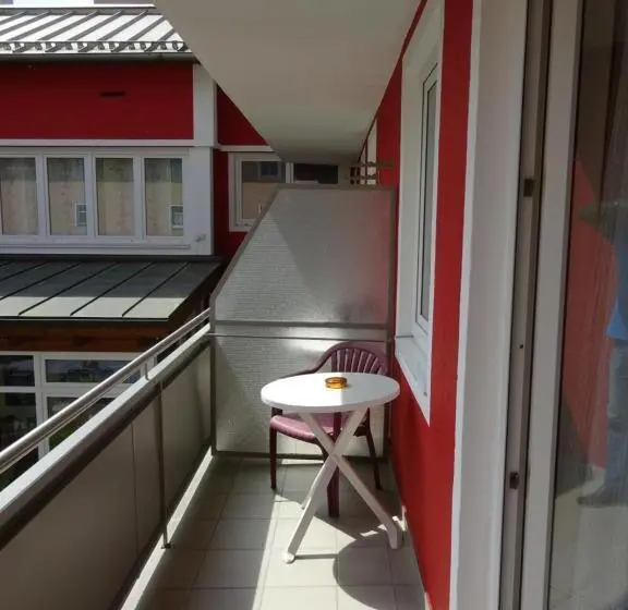 Standard Yhden Hengen Huone Parveke, Haus Hildegard