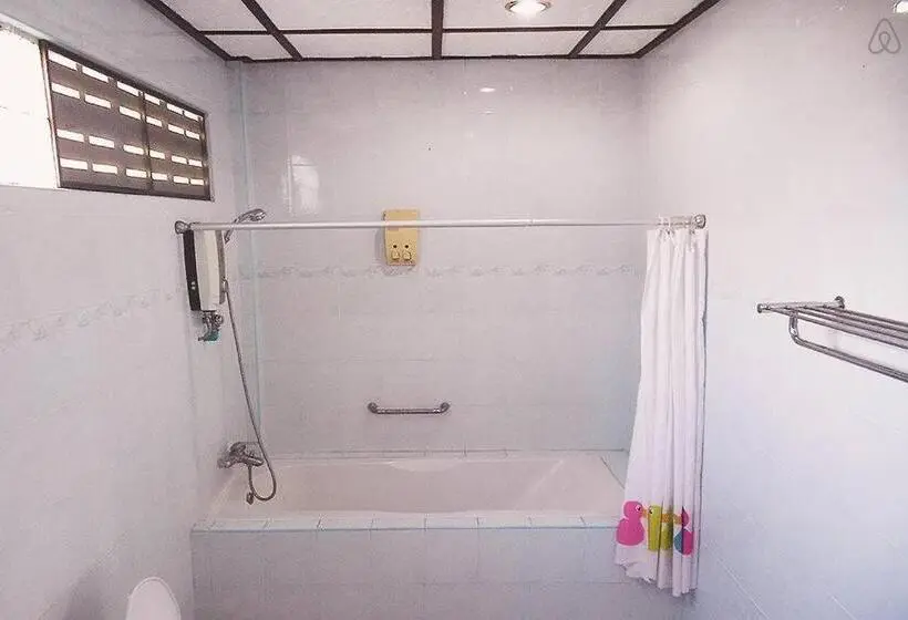 スタンダードバンガロー, Thai Muang Resort