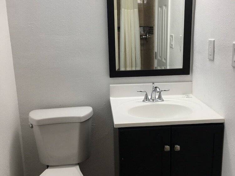 חדר סטנדרט, Aristocrat Motel