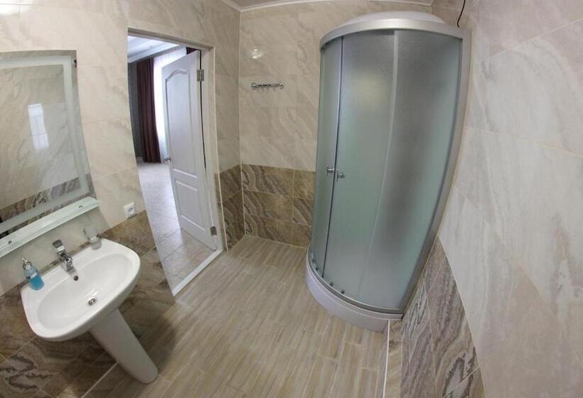 سوئیت با بالکن, гостевой дом ник