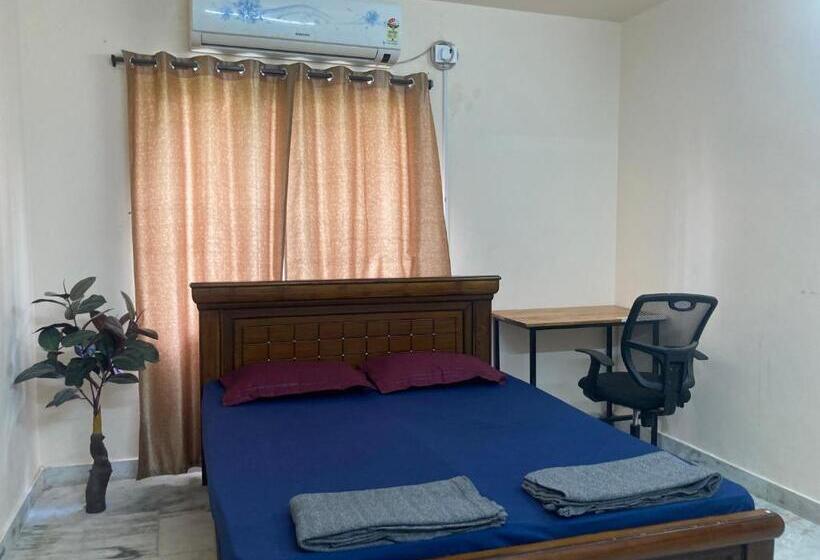 Chambre Standard Lit King Size, Elysium Inn