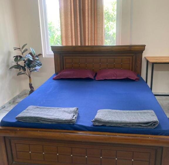 Chambre Standard Lit King Size, Elysium Inn