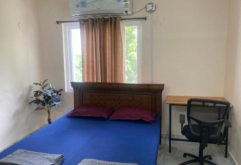 Chambre Standard Lit King Size, Elysium Inn