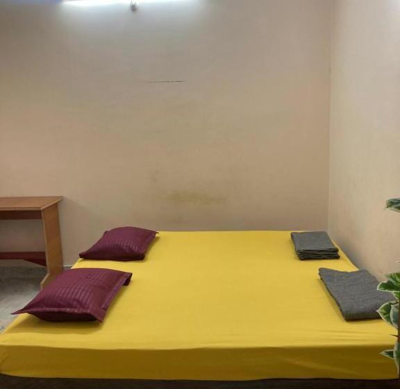 Chambre Economy, Elysium Inn