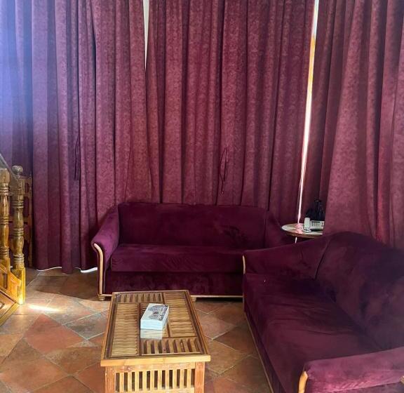 اتاق لوکس, Kuwait Palace