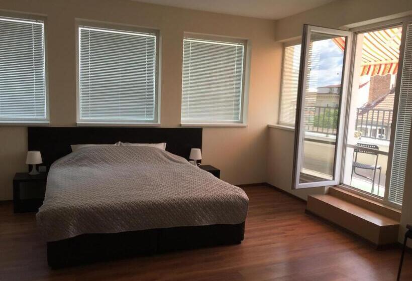 غرفة ديلوكس مزودة بشرفة, Rooftop Oscar Rooms