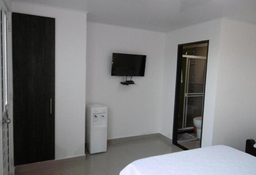 اتاق ساده سه نفره, Ocean Blue Beach