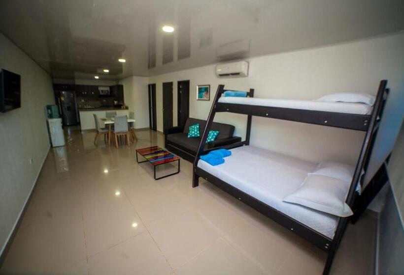 استودیوی استاندارد, Ocean Blue Beach