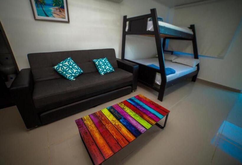 استودیوی استاندارد, Ocean Blue Beach