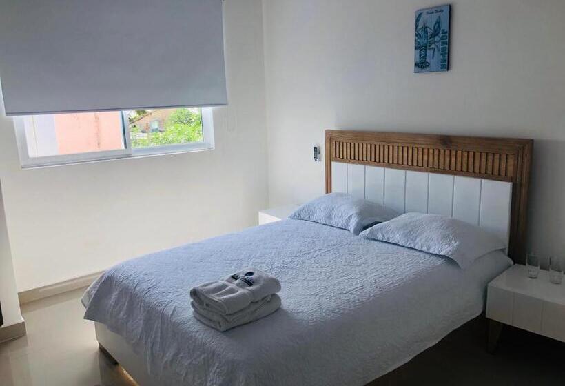 اتاق اکونومی, Ocean Blue Beach