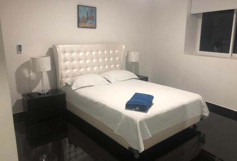 اتاق اکونومی, Ocean Blue Beach