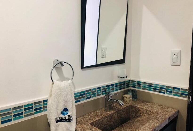 اتاق اکونومی, Ocean Blue Beach