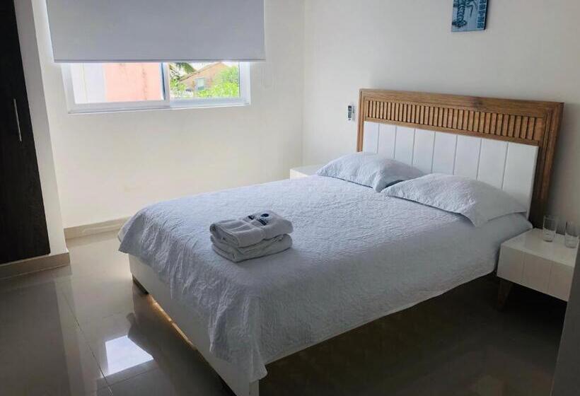 اتاق اکونومی, Ocean Blue Beach