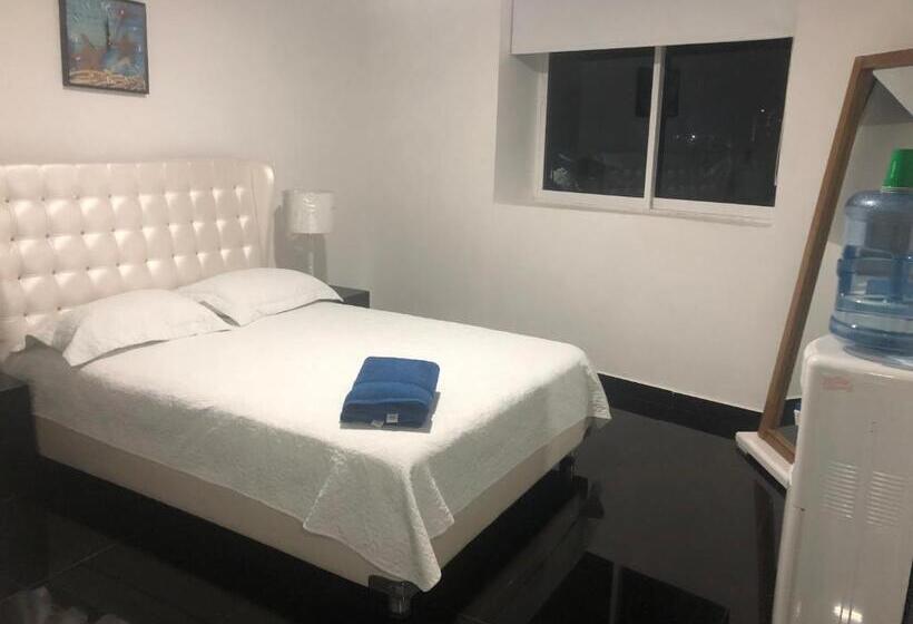 اتاق اکونومی, Ocean Blue Beach