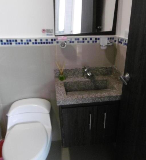 اتاق خانوادگی, Ocean Blue Beach