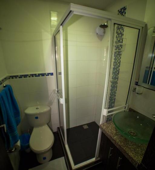 اتاق خانوادگی, Ocean Blue Beach