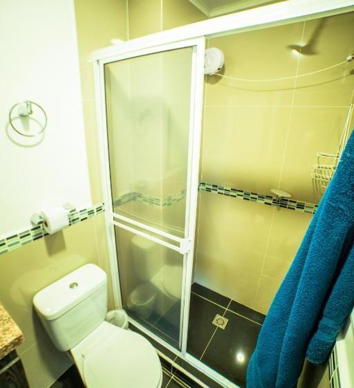 اتاق اکونومی, Ocean Blue Beach