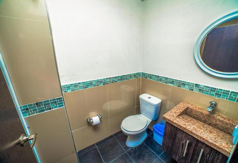 اتاق اکونومی, Ocean Blue Beach