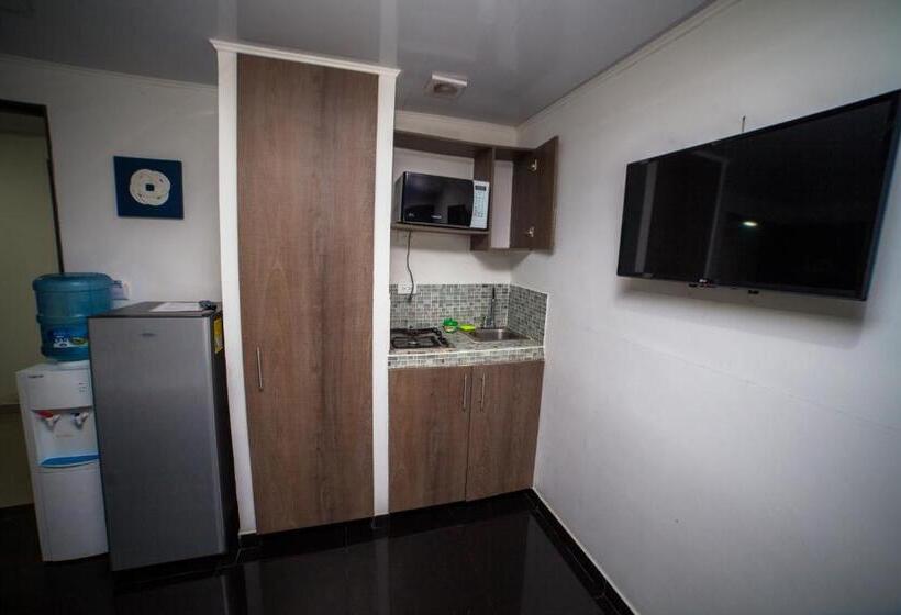 استودیوی استاندارد, Ocean Blue Beach