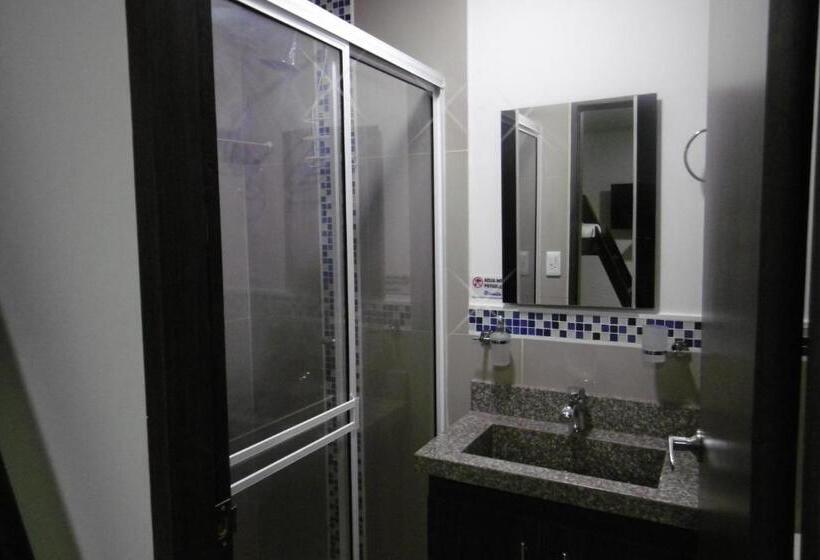 اتاق خانوادگی, Ocean Blue Beach