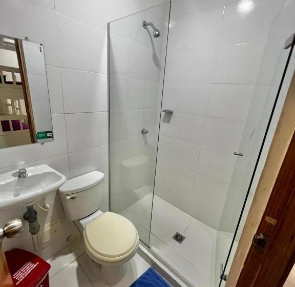 スタンダードトリプルルーム, Hostal Lumar